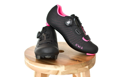 What kind of cleats do I need for my Spin Gym?