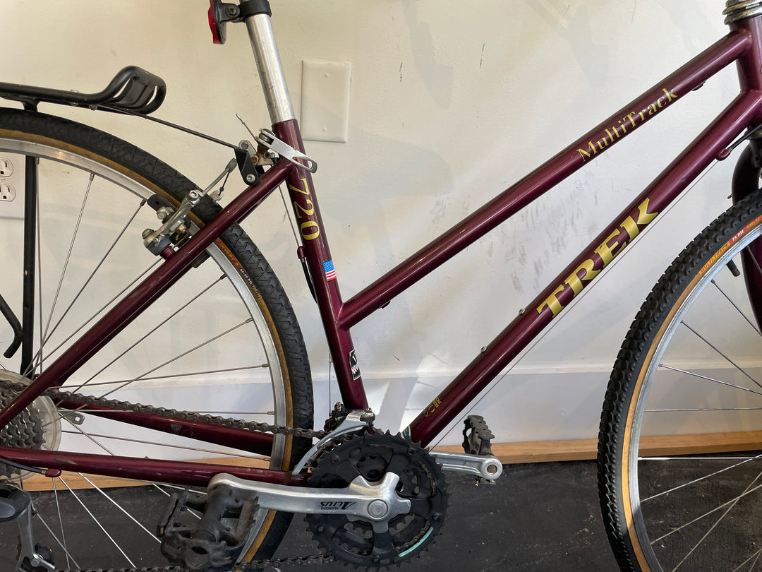 17" Trek 720 MultiTrack women's hybrid bike