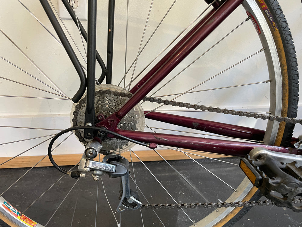 17" Trek 720 MultiTrack women's hybrid bike