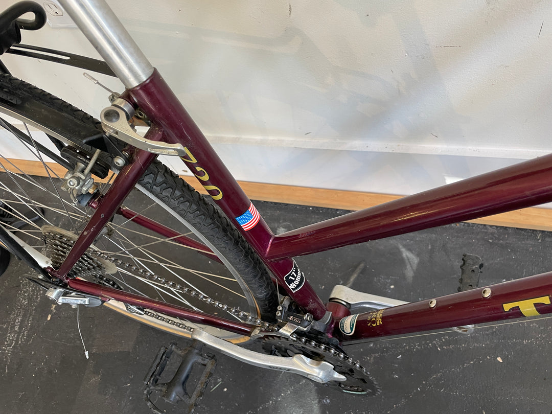 17" Trek 720 MultiTrack women's hybrid bike
